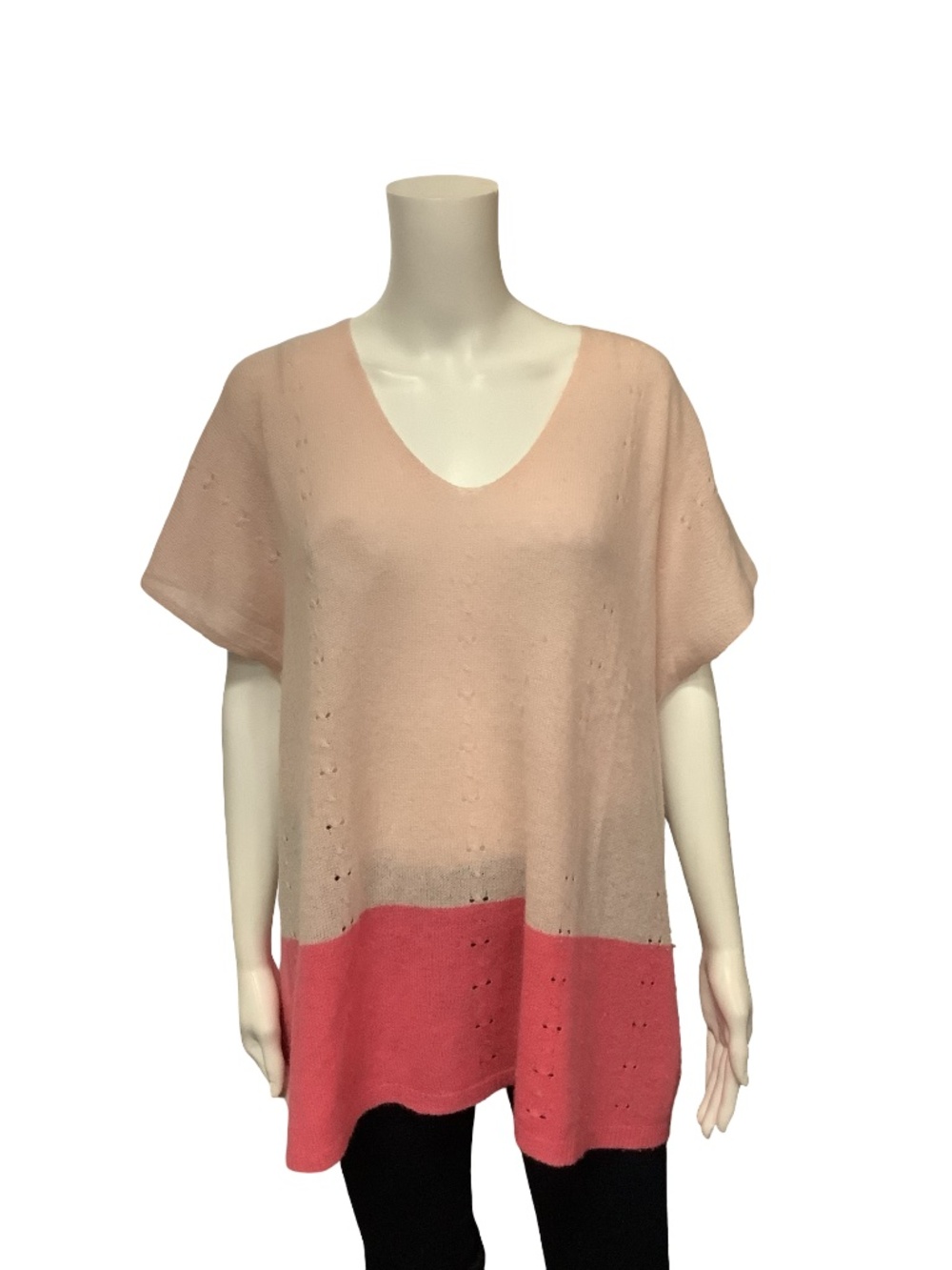 In Cashmere Color Block Print V-Neck Top Size: S/M